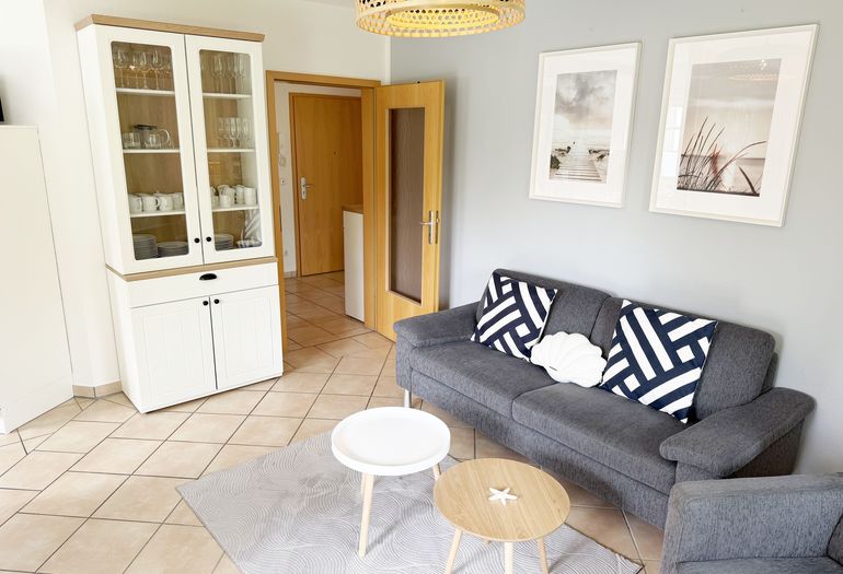 Dünenhaus Göhren Whg. 01 - Wohnzimmer Dünenhaus Göhren Whg. 01 - Wohnzimmer