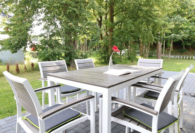 bestuhlte Terrasse in ruhiger Lage