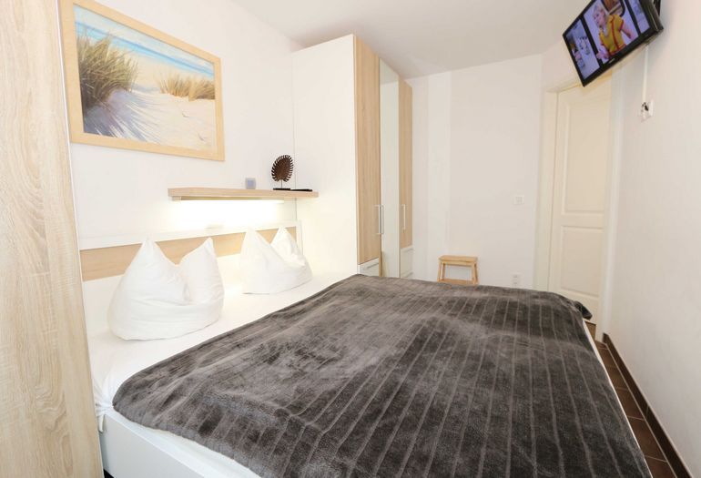 Schlafzimmer mit TV