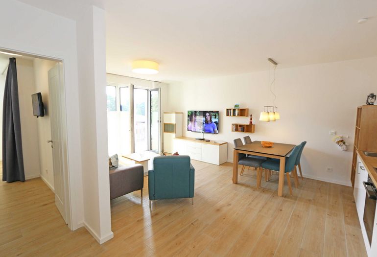 Blickrichtung Schlafzimmer und Wohn/Essbereich
