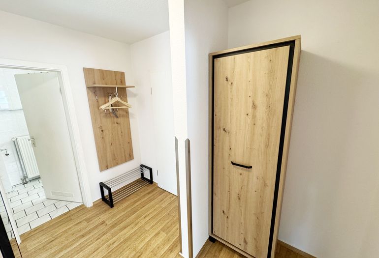 Eingangsbereich mit Schrank Eingangsbereich mit Schrank