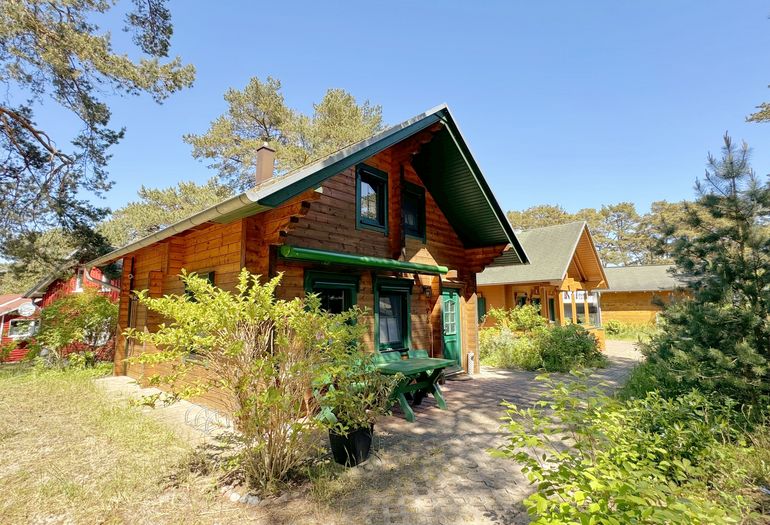 Ferienhaus Dünennest 108b - umgeben von Kiefern