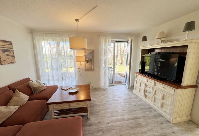 Couch und Fernsehbereich