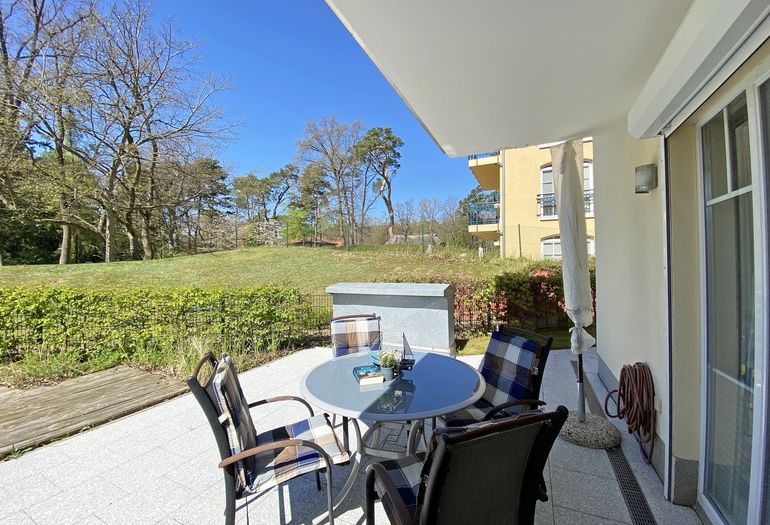 bestuhlte Terrasse in ruhiger Lage