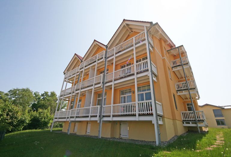 Villa Bergfrieden mit Balkonen Richtung Osten Villa Bergfrieden mit Balkonen Richtung Osten
