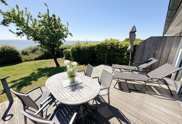 Terrasse mit Meerblick