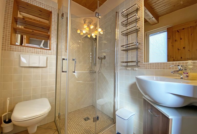 Badezimmer unten Badezimmer unten
