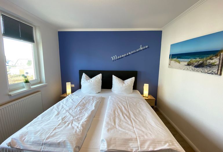 1. Schlafzimmer mit Doppelbett 1. Schlafzimmer mit Doppelbett