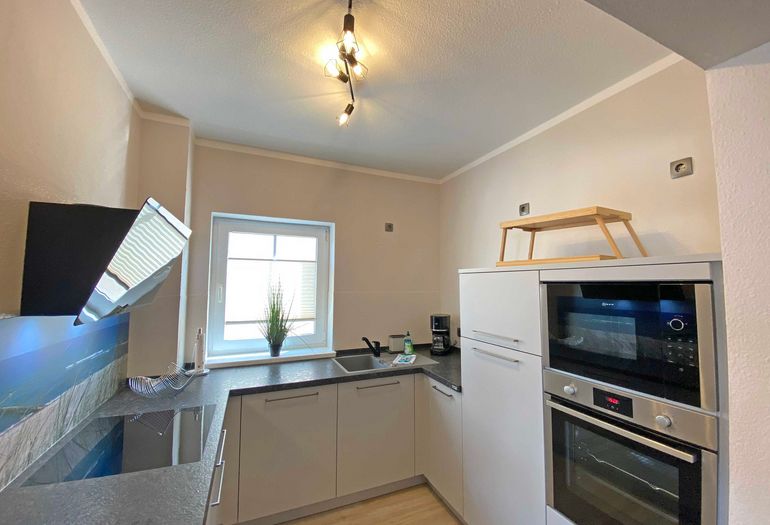 Küchenzeile mit Ceranfeld Küchenzeile mit Ceranfeld