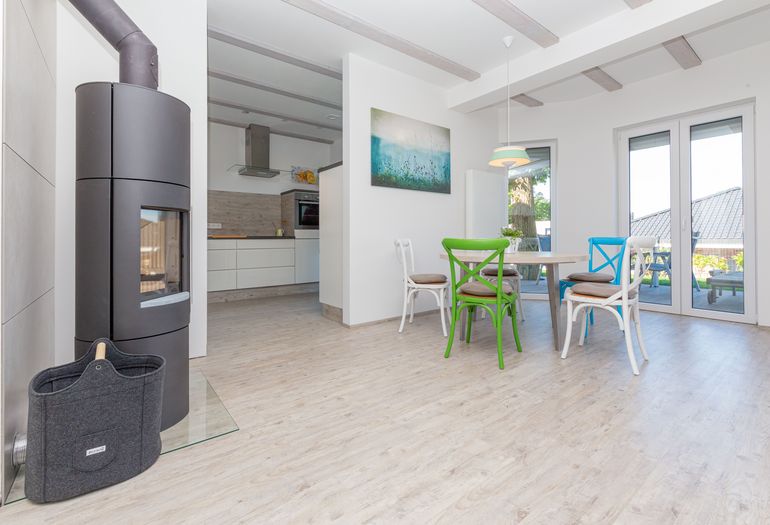 Essbereich mit Kamin