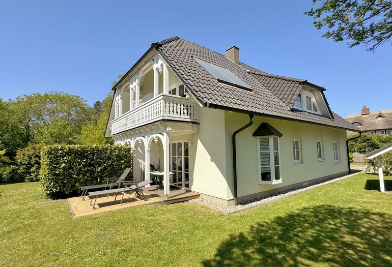 Haus Rügenwelle mit 4 komfortablen Wohnungen Haus Rügenwelle mit 4 komfortablen Wohnungen