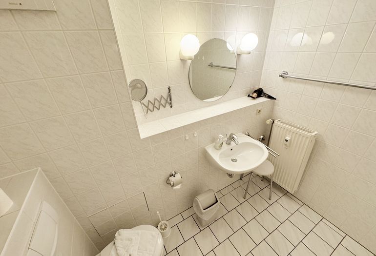 Villa Störtebeker Whg. 05 - WC und Waschtisch Villa Störtebeker Whg. 05 - WC und Waschtisch