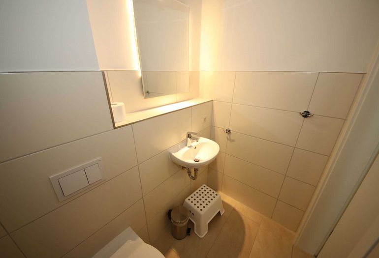 Gäste-WC im Erdgeschoss Gäste-WC im Erdgeschoss