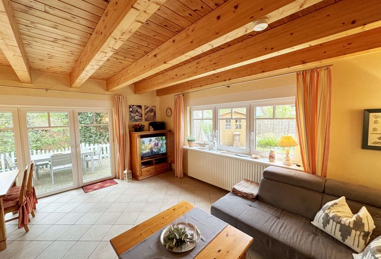 Couchecke mit Blick auf TV-Gerät