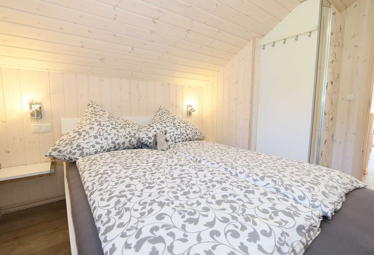 2. Schlafzimmer mit Doppelbett