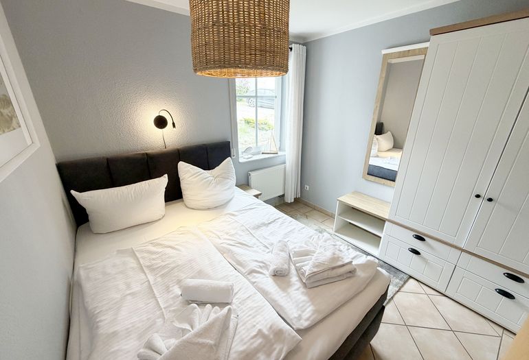 Dünenhaus Göhren Whg. 01 - 1. Schlafzimmer Dünenhaus Göhren Whg. 01 - 1. Schlafzimmer