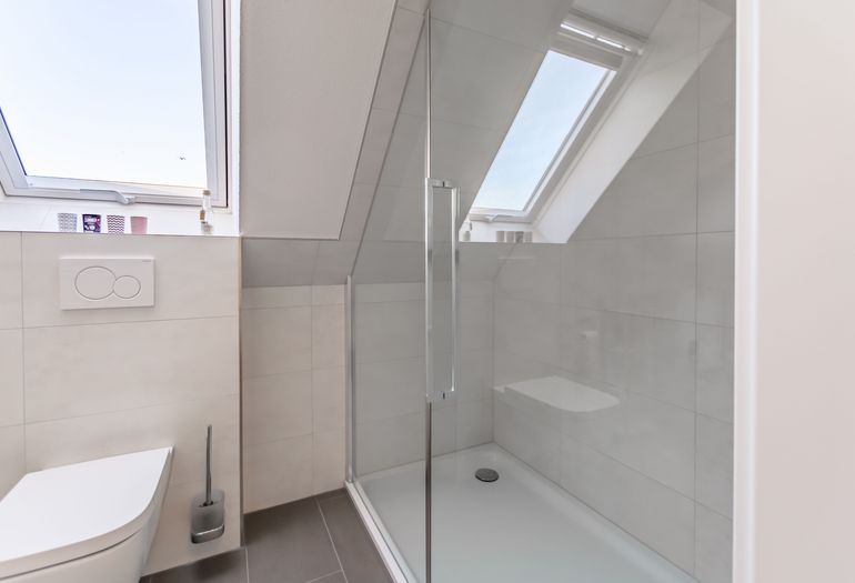 Badezimmer mit Dusche