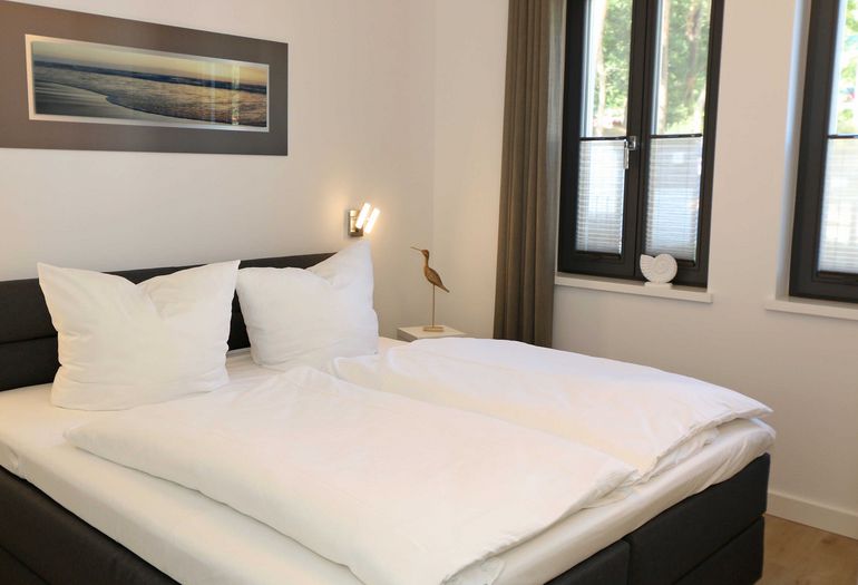 zweites Schlafzimmer mit Boxspringbett