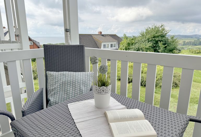 Balkon mit Bestuhlung