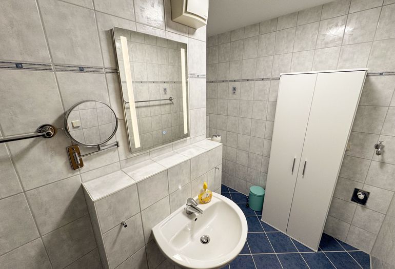 Badezimmer mit Dusche Badezimmer mit Dusche