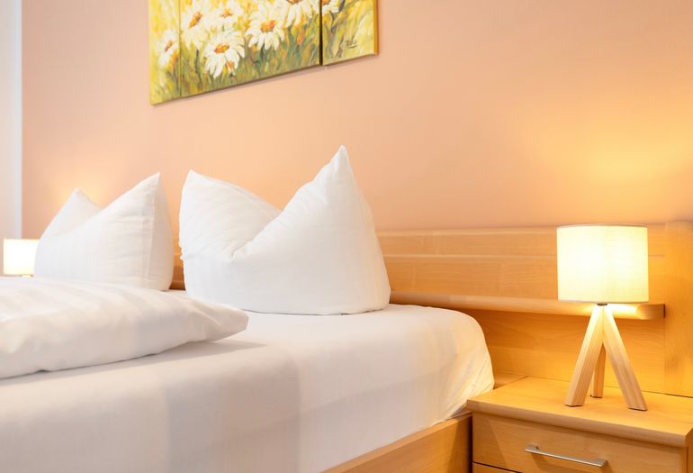 Schlafzimmer mit TV