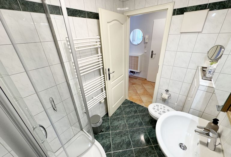 Duschbad mit flachem Einstieg