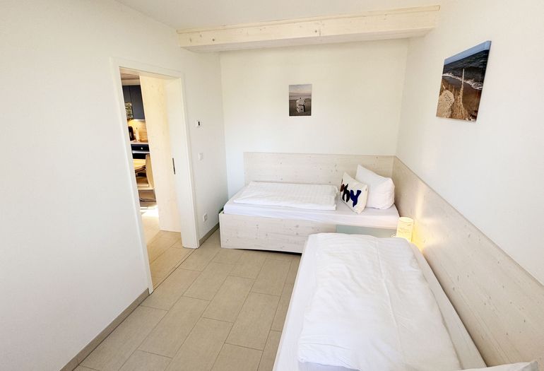 1. Schlafzimmer mit 2 Einzelbetten