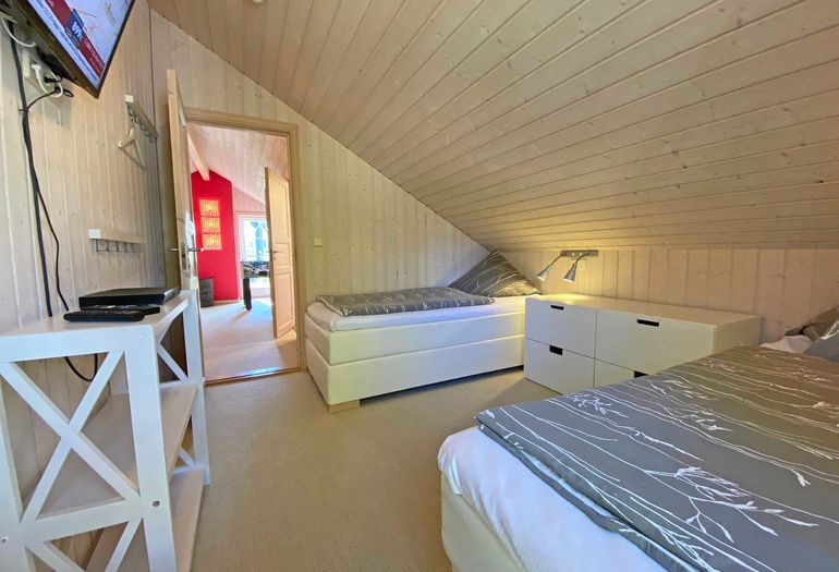 2. Schlafzimmer mit TV 2. Schlafzimmer mit TV