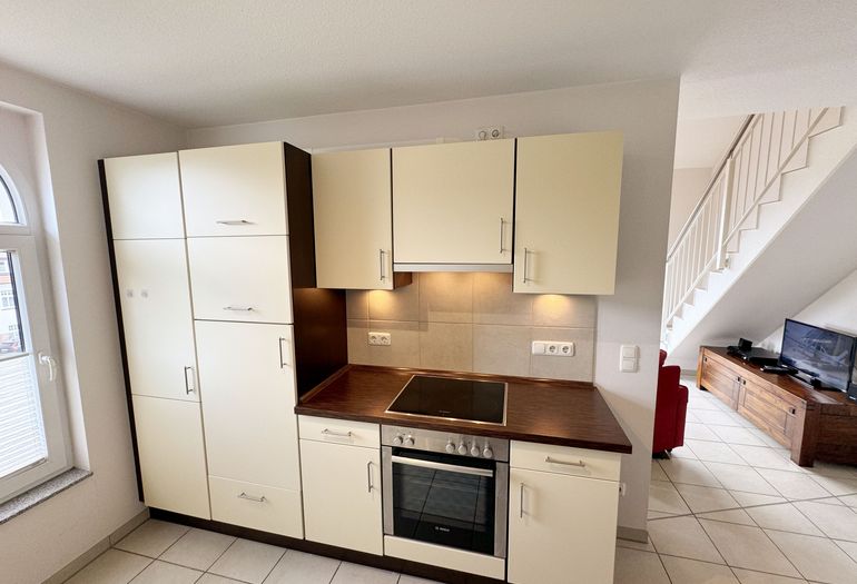 Küchenzeile mit Backofen Küchenzeile mit Backofen