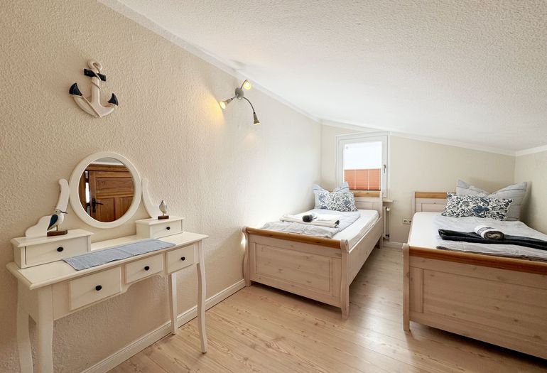 2. Schlafzimmer mit 2 Einzelbetten