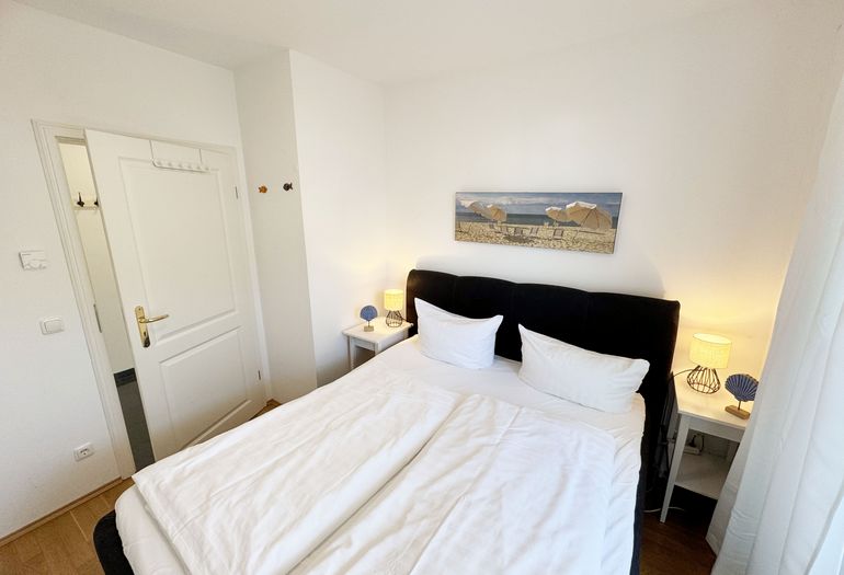 1.Schlafzimmer mit Doppelbett