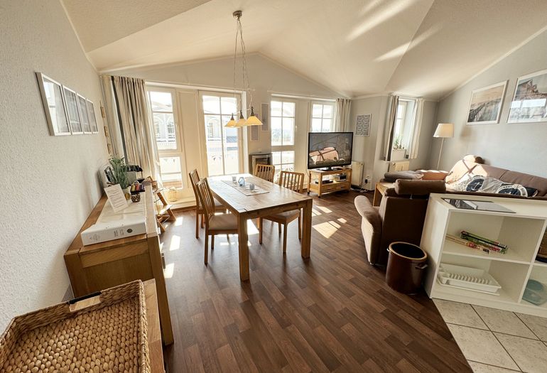 Seepark Sellin Haus Baabe - großzügiges-Wohnzimmer
