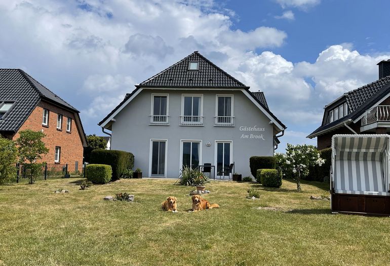 Gästehaus am Brook mit 5 Ferienwohnungen Gästehaus am Brook mit 5 Ferienwohnungen