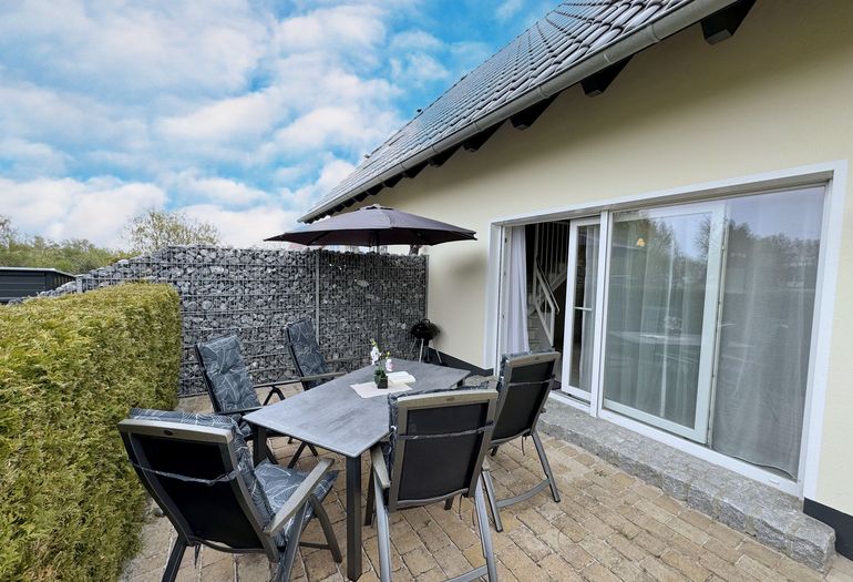 Terrassenzugang über den Wohnbereich Terrassenzugang über den Wohnbereich