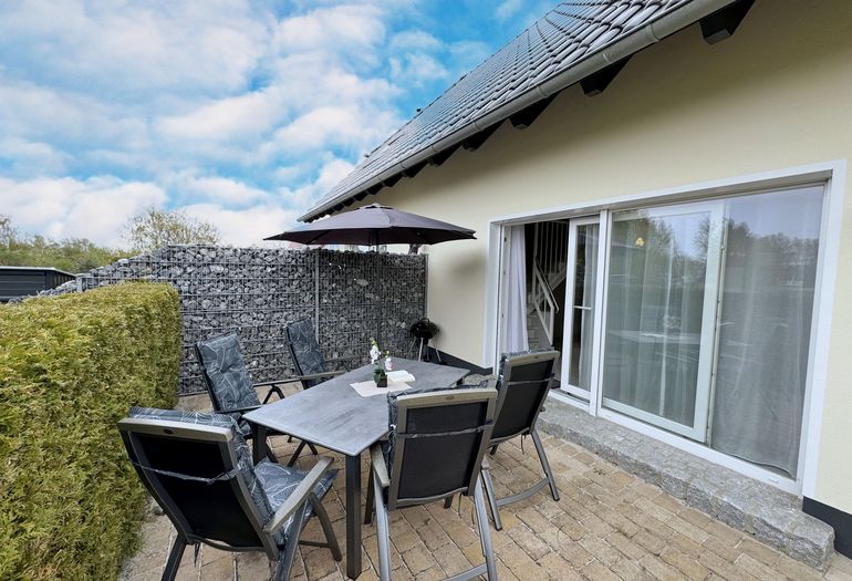 Terrassenzugang über den Wohnbereich Terrassenzugang über den Wohnbereich