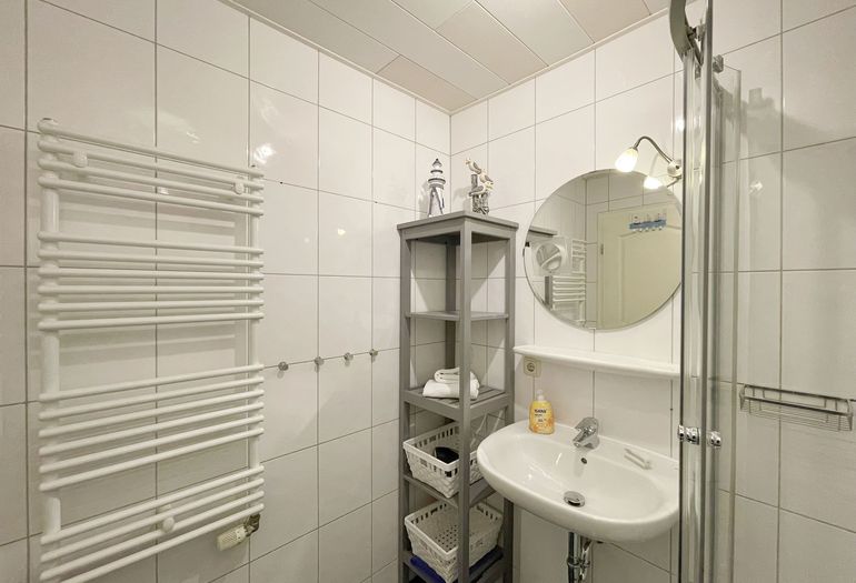 Badezimmer mit Waschbecken