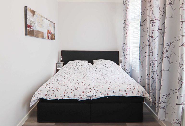 1. Schlafzimmer mit Doppelbett 1. Schlafzimmer mit Doppelbett