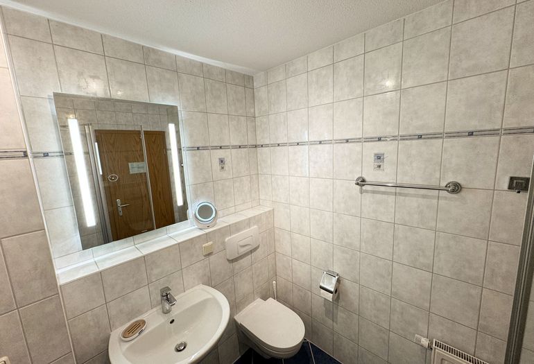 Haus an der Düne WE 06 Waschtisch und WC Haus an der Düne WE 06 Waschtisch und WC