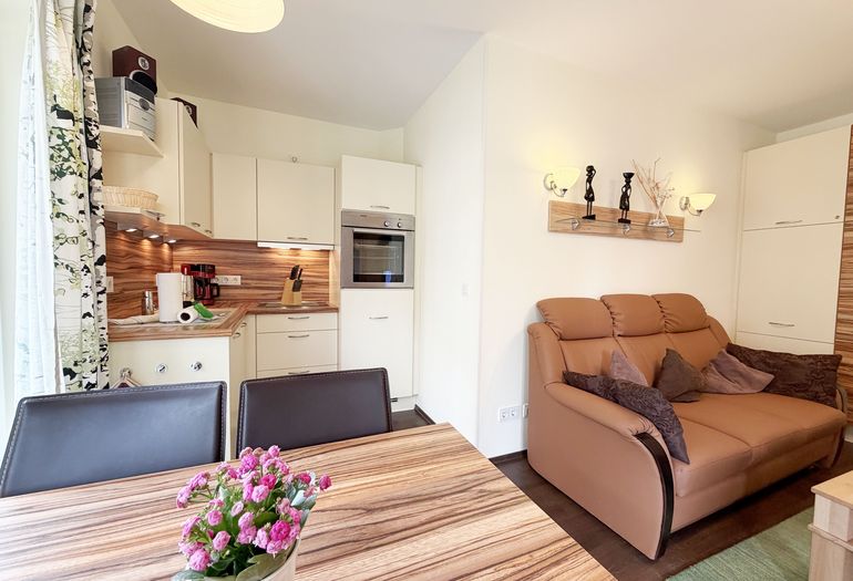 Kurparkresidenz Baabe Whg. 08 - Wohnzimmer und Essbereich Kurparkresidenz Baabe Whg. 08 - Wohnzimmer und Essbereich
