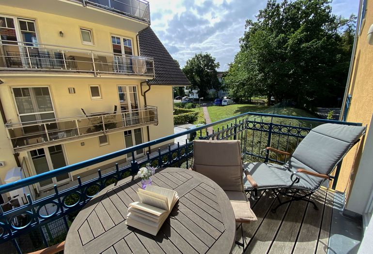 bestuhlter Balkon