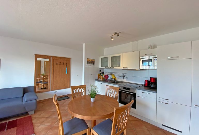 Küchenzeile mit Backofen Küchenzeile mit Backofen