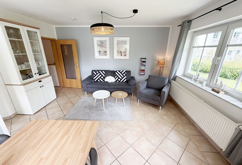 Dünenhaus Göhren Whg. 01 - Wohnzimmer Dünenhaus Göhren Whg. 01 - Wohnzimmer