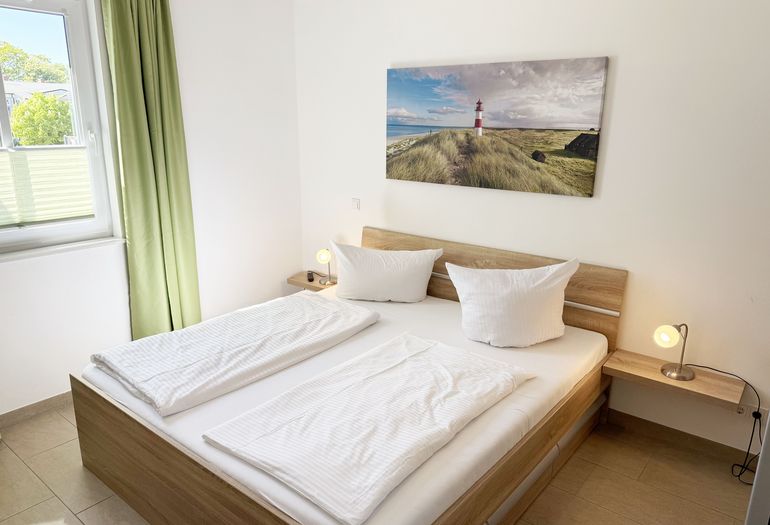 1.Schlafzimmer mit Doppelbett