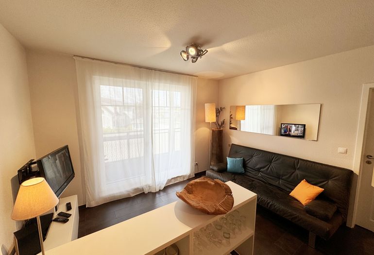 Blick auf den TV- und Couchbereich Blick auf den TV- und Couchbereich