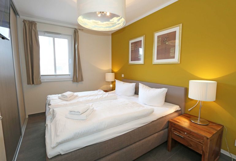 1. Schlafzimmer mit Boxspringbett 1. Schlafzimmer mit Boxspringbett