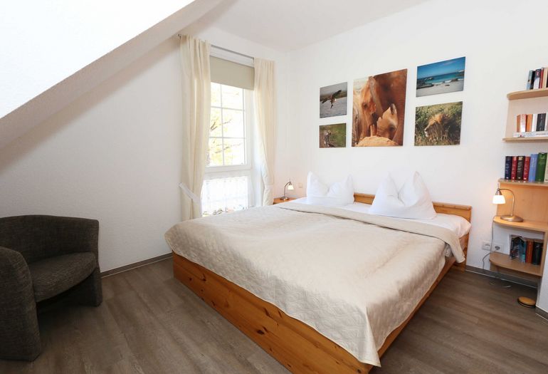 1. Schlafzimmer mit Doppelbett 1. Schlafzimmer mit Doppelbett