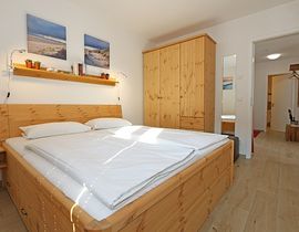 Villa Düne Whg. 14 mit Balkon/Meerblick & Sauna