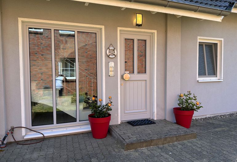 Blick zur Eingangstür Blick zur Eingangstür