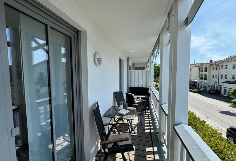 bestuhlter Balkon
