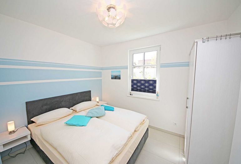 2. Schlafzimmer mit Doppelbett